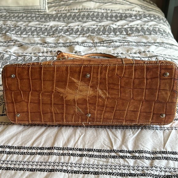 Dooney and Bourke Crocodile Embossed shoulder bag 🐊 - Picture 4 of 13
